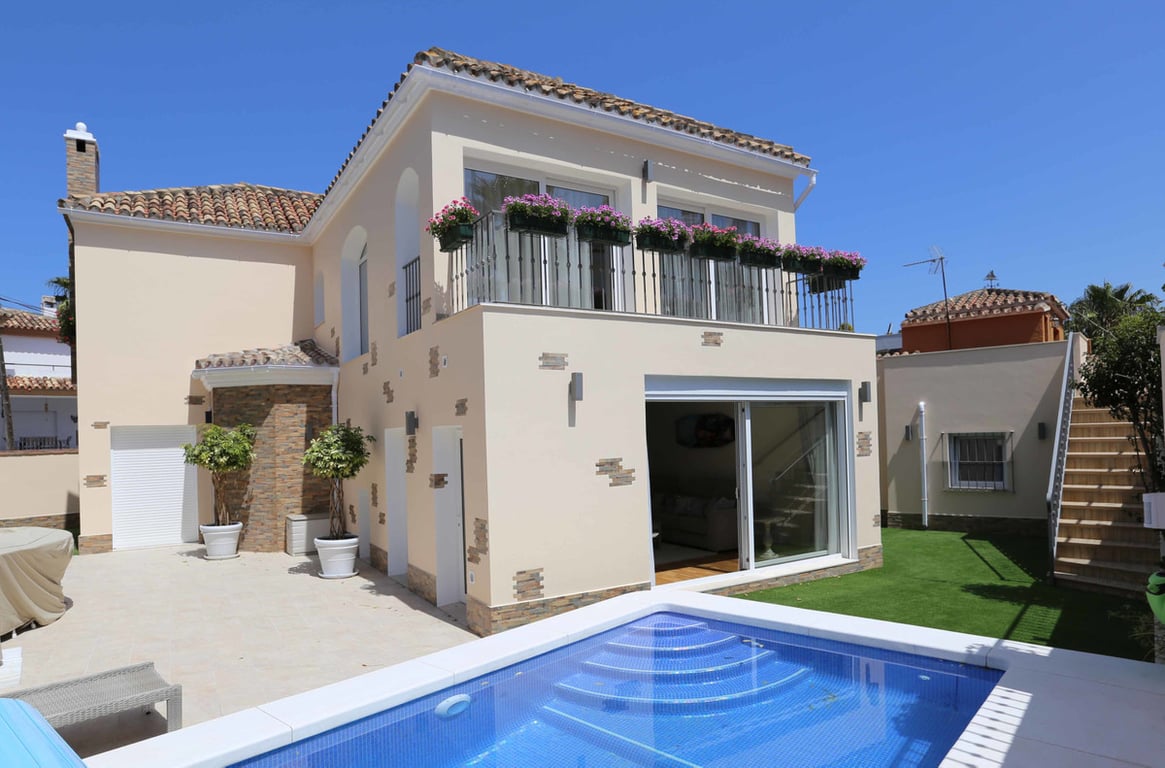 Villa in San Pedro de Alcantara - Image 2