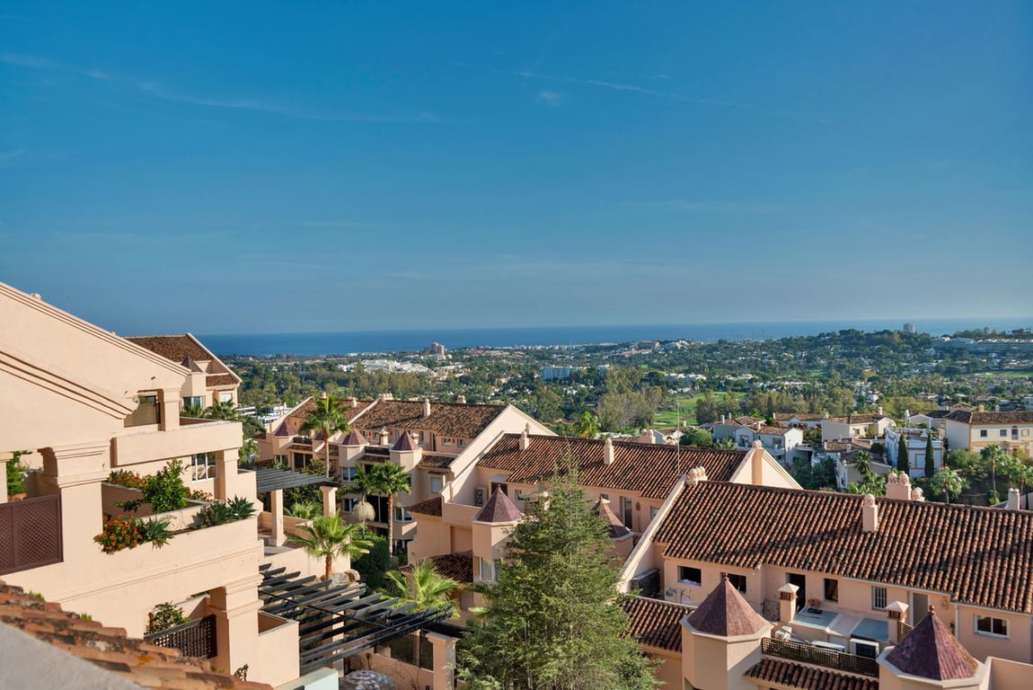 Apartment in Marbella - Image 2