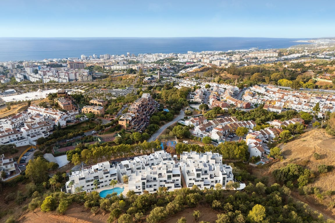 Apartment in Marbella - Image 2