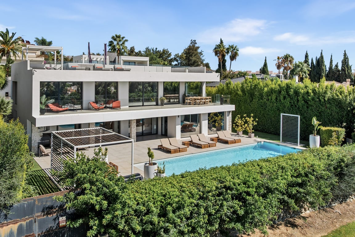 Villa in Nueva Andalucia