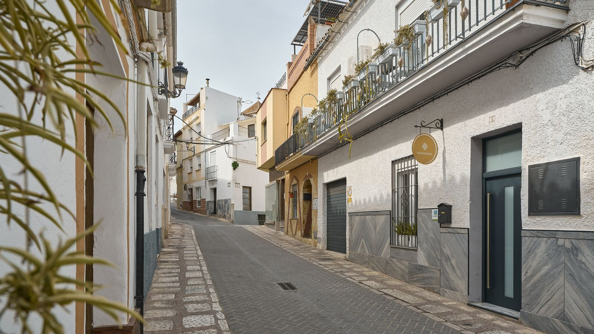 House in Coin - Image 2