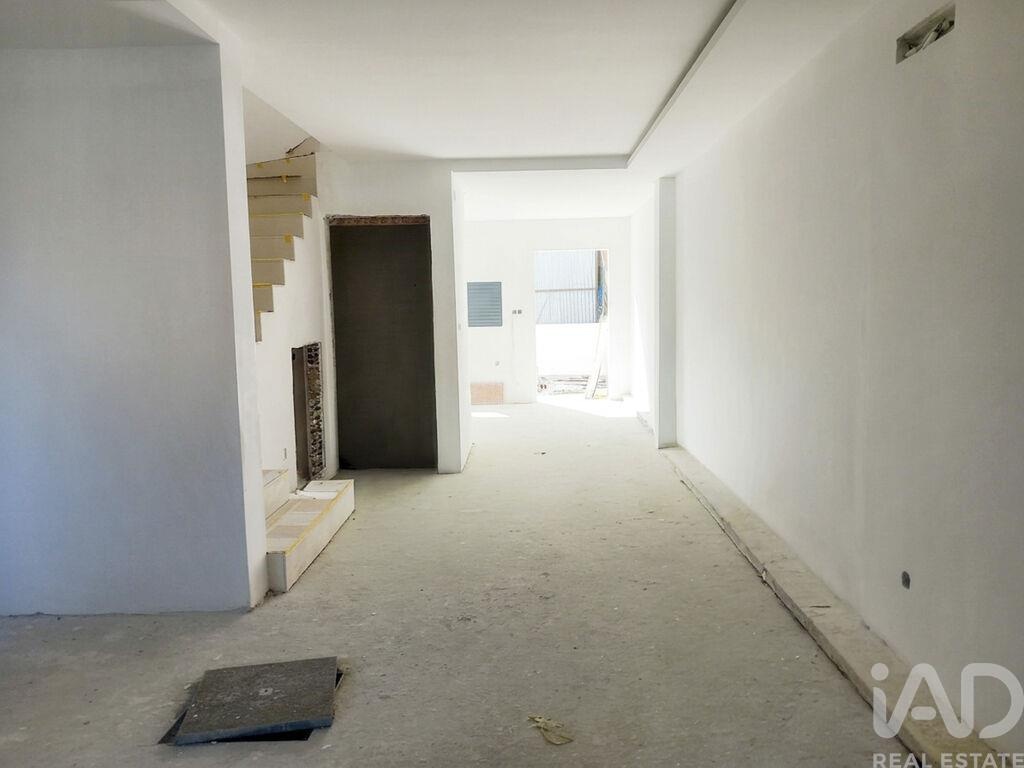 House in Fernao Ferro - Image 3