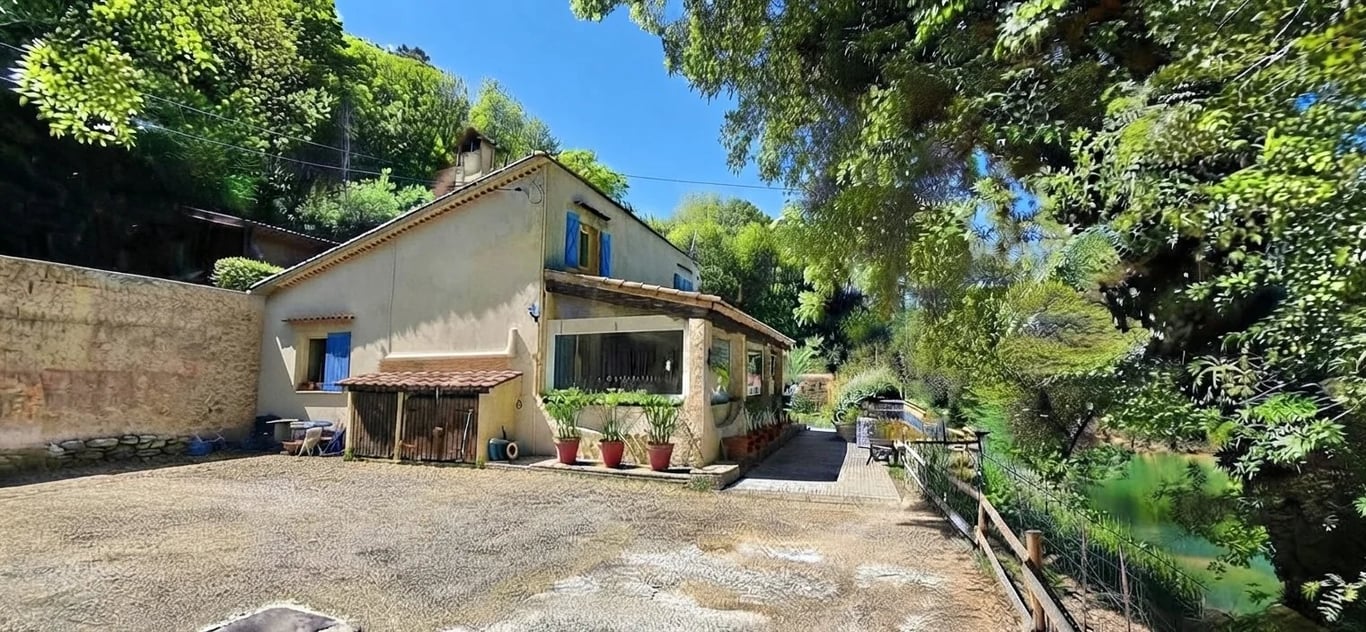 House in Carces - Image 2