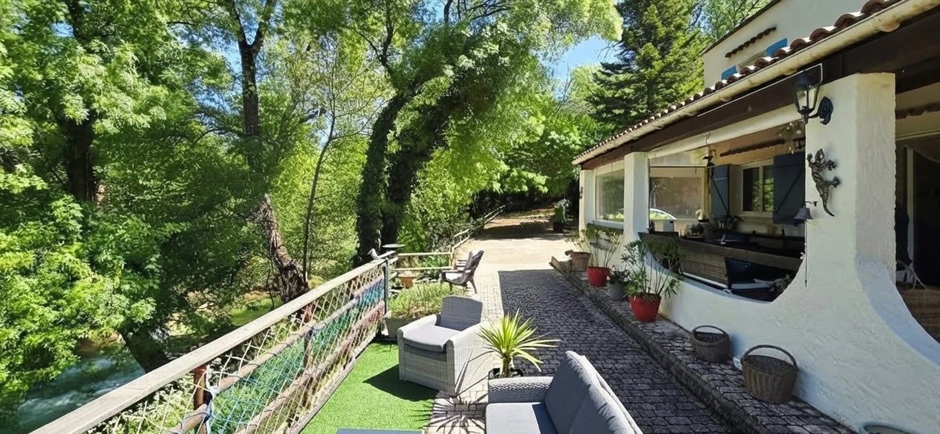 House in Carces - Image 3