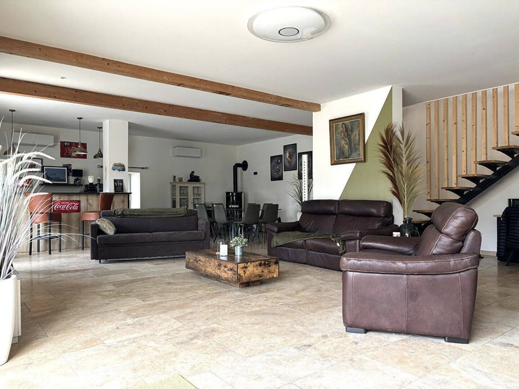 House in Lanuejouls - Image 2