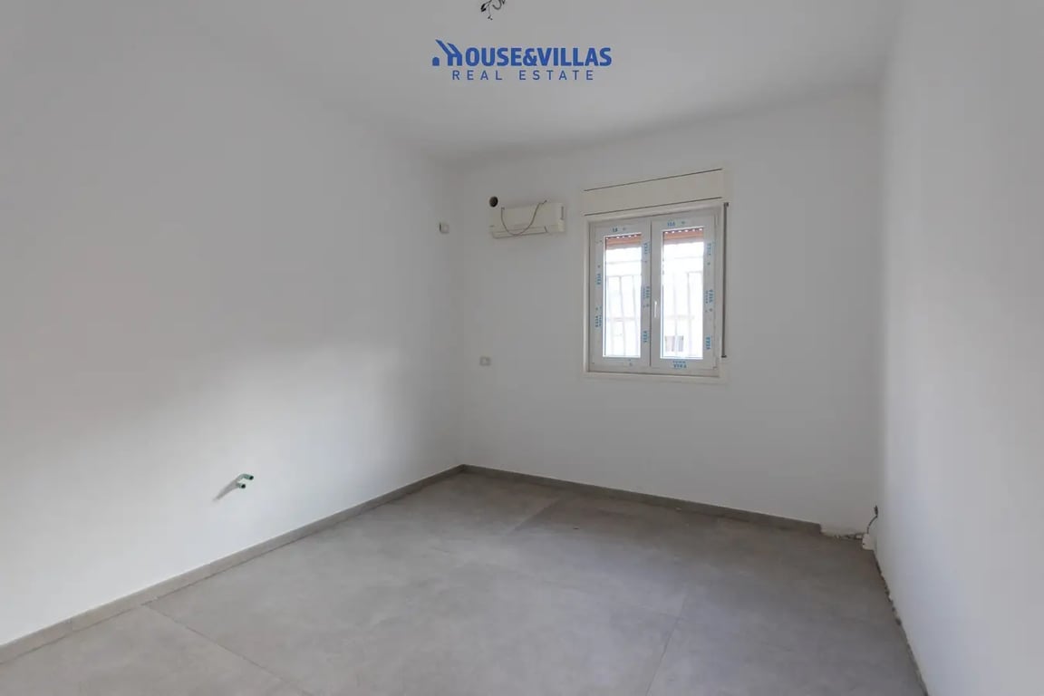 House in Noto - Image 3