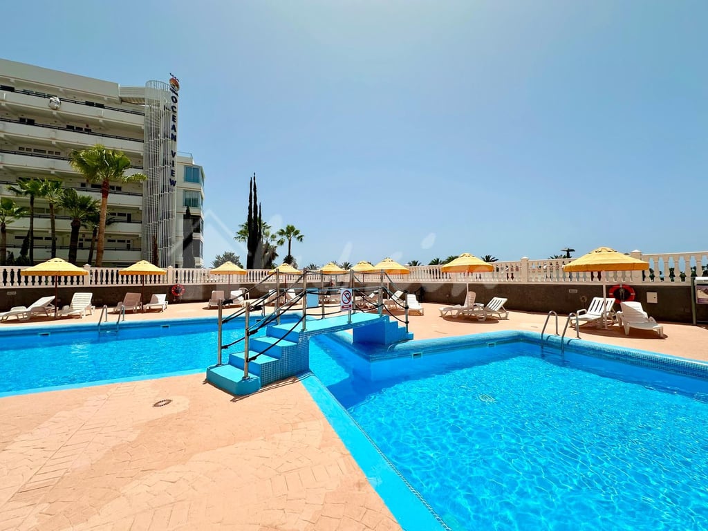 Apartment in Playa de las Americas - Image 2