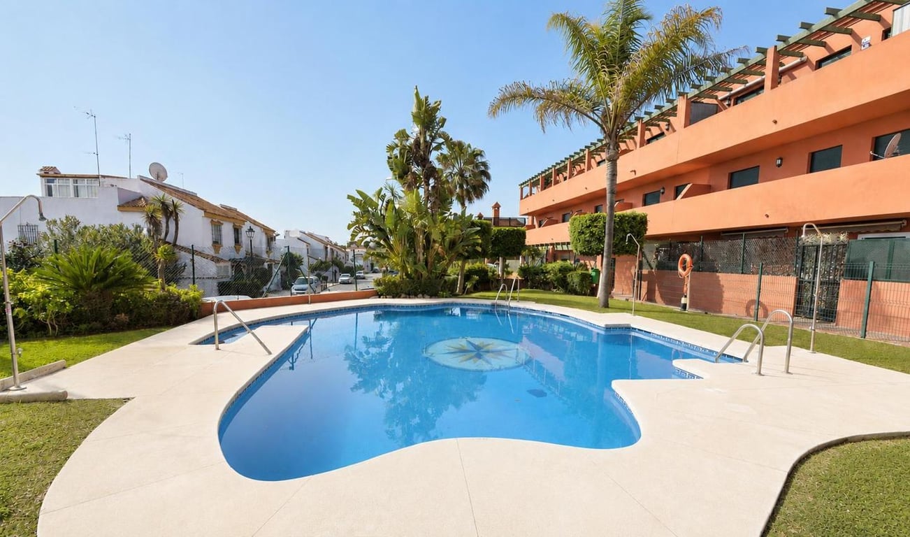 Apartment in Casares - Image 2