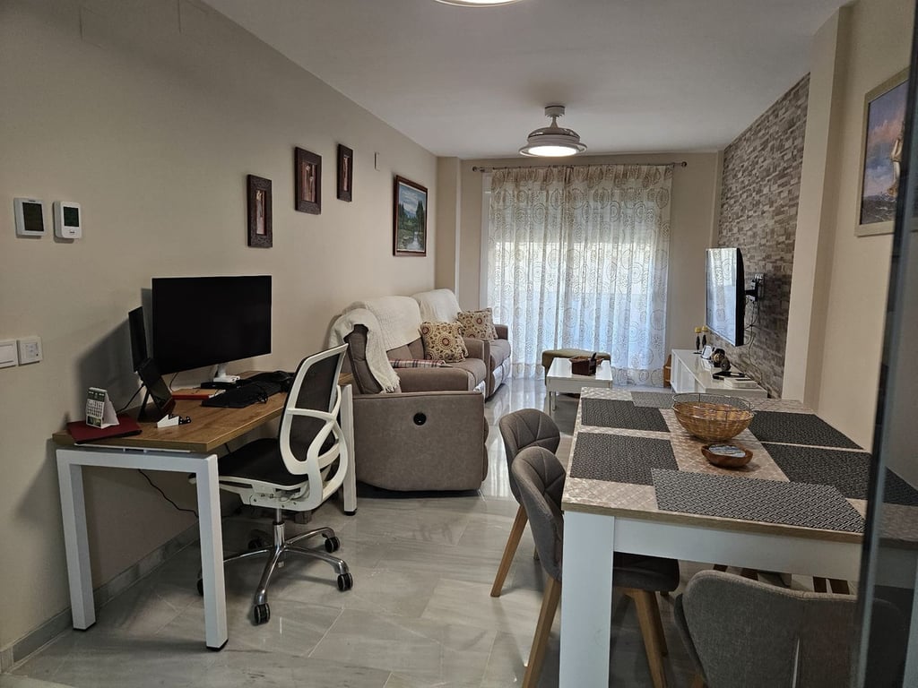 Apartment in Fuengirola - Image 2