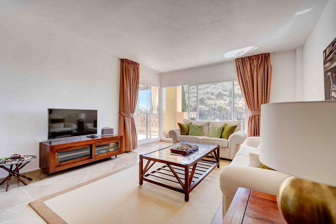 Apartment in Sitio de Calahonda - Image 3