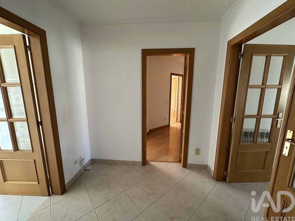 Apartment in Carregado - Image 2