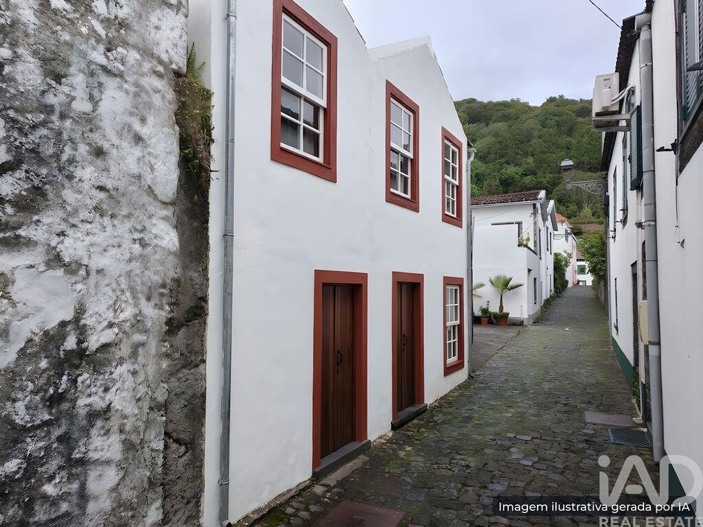House in Lajes - Image 2