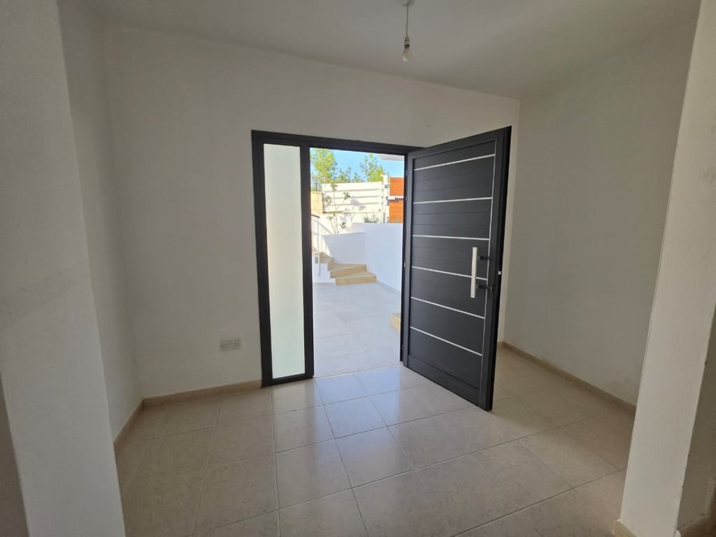 House in Pegeia - Image 3