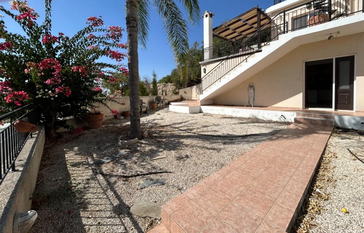 House in Anavargos - Image 3