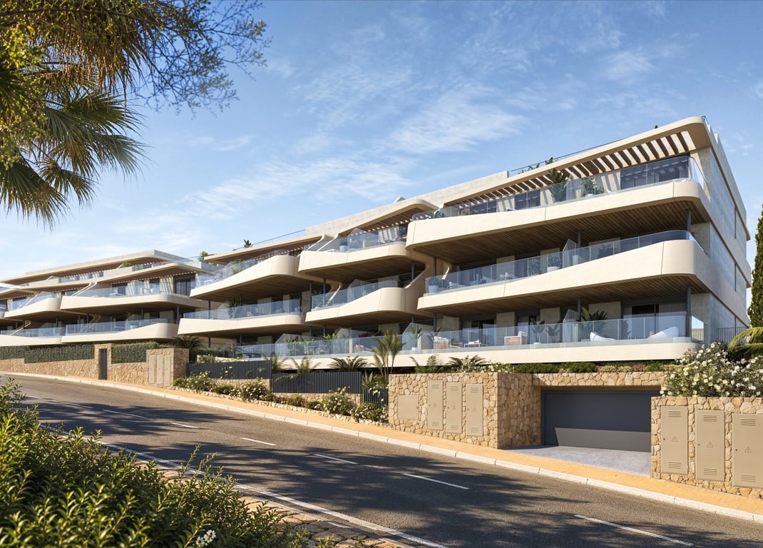 House in Estepona - Image 3