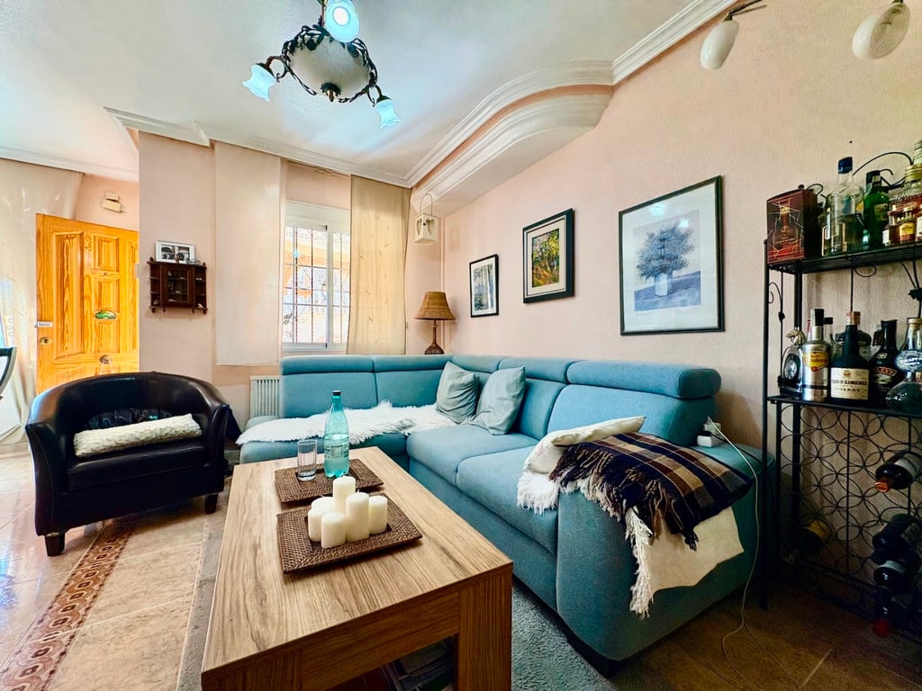 Villa in Playa Flamenca - Image 3