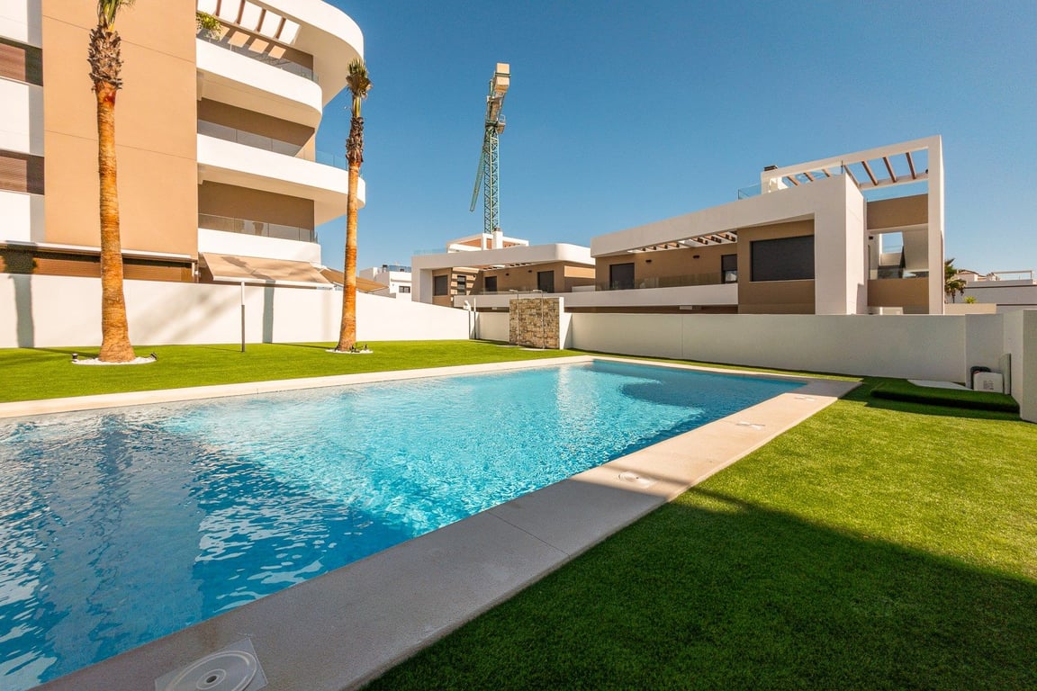 Apartment in Punta Prima - Image 2