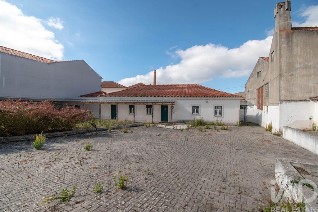 House in Marinha Grande - Image 2