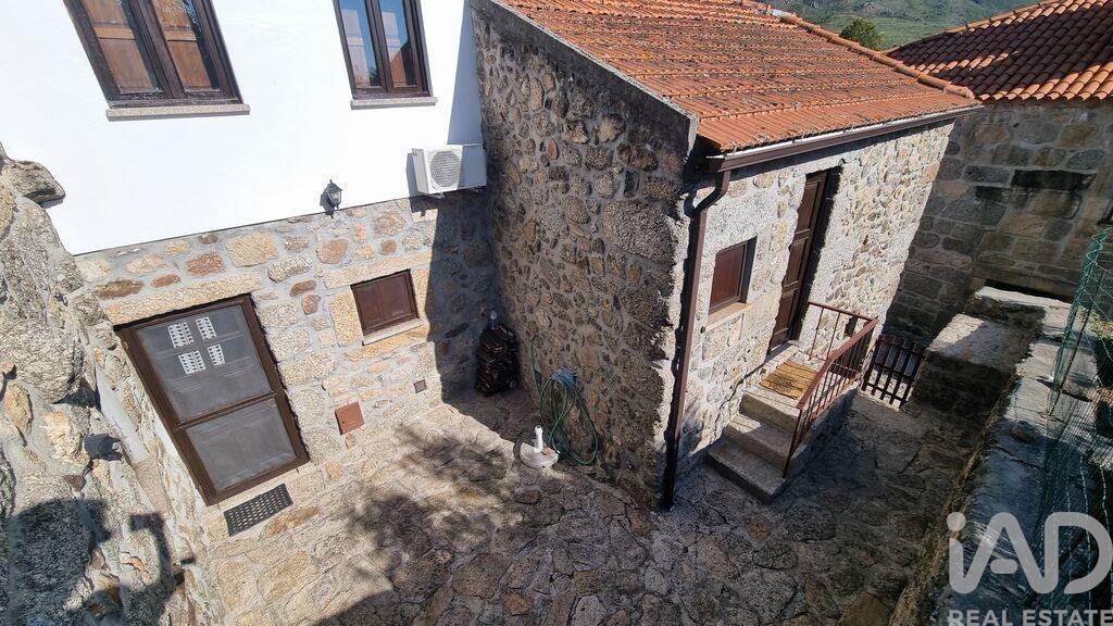 House in Linhares - Image 2