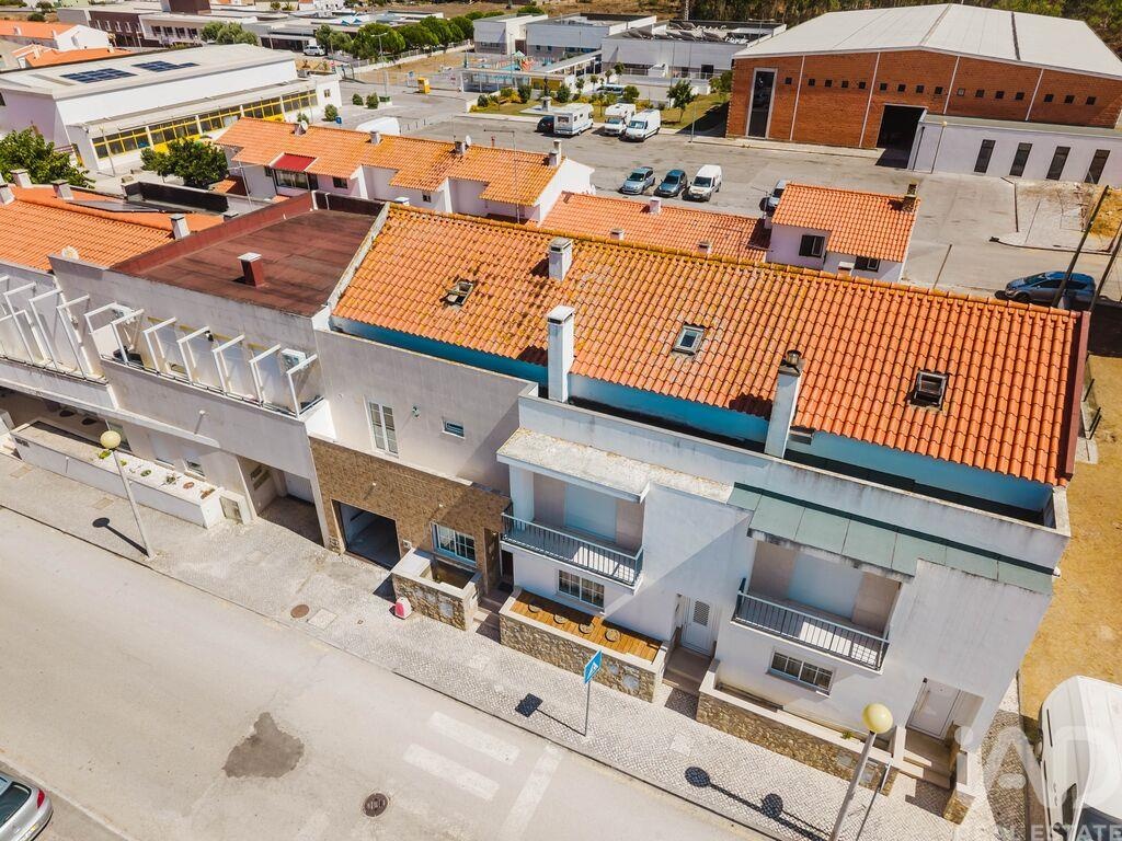 House in Famalicao - Image 3