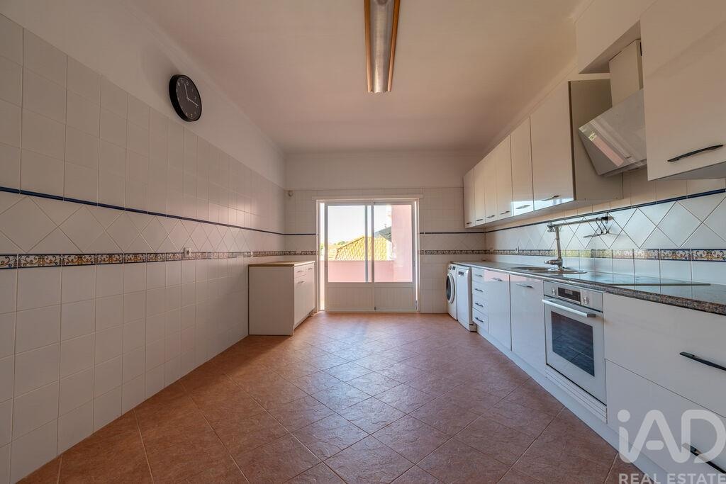 Apartment in Quinta do Anjo - Image 3