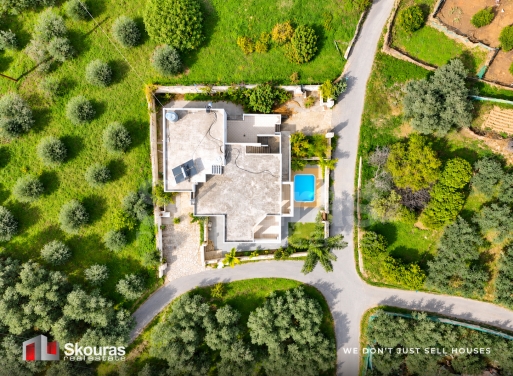 House in Chania - Image 2
