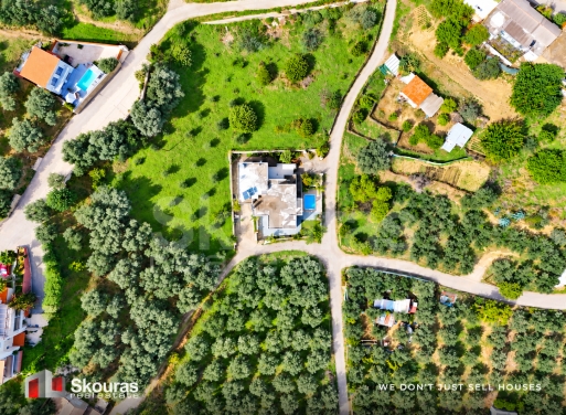 House in Chania - Image 3