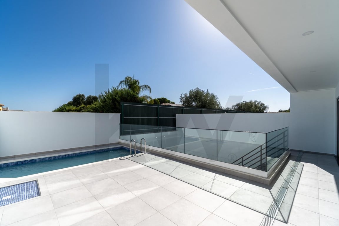 Villa in Faro - Image 2