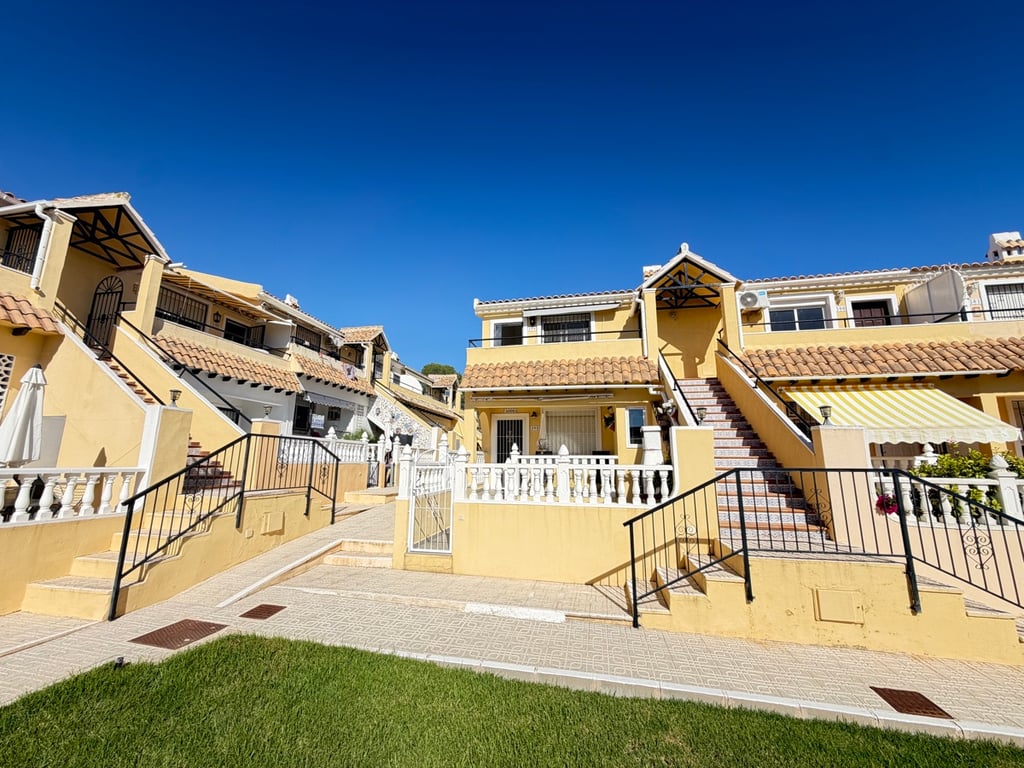 Penthouse in Villamartin - Image 3