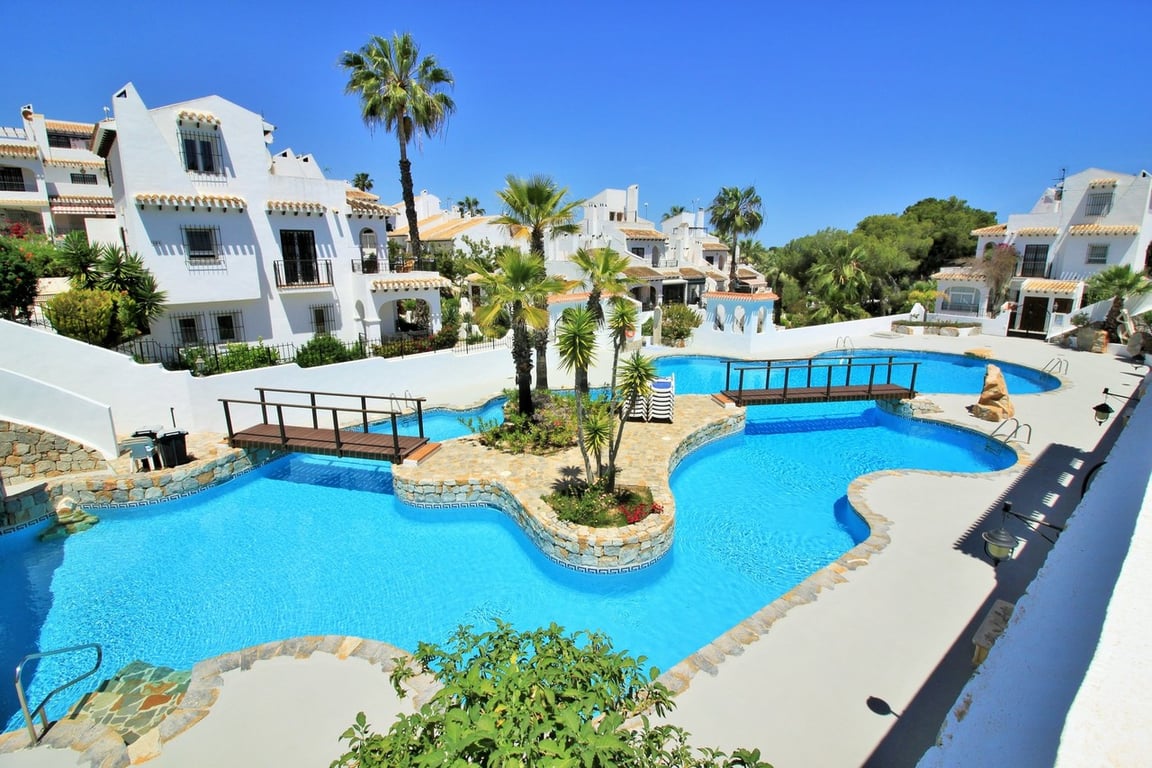 Apartment in Villamartin - Image 2