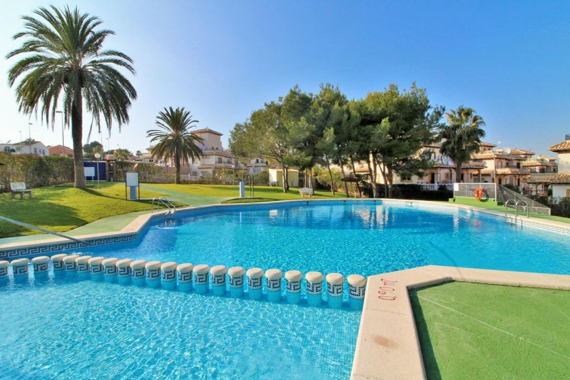 House in Villamartin - Image 2