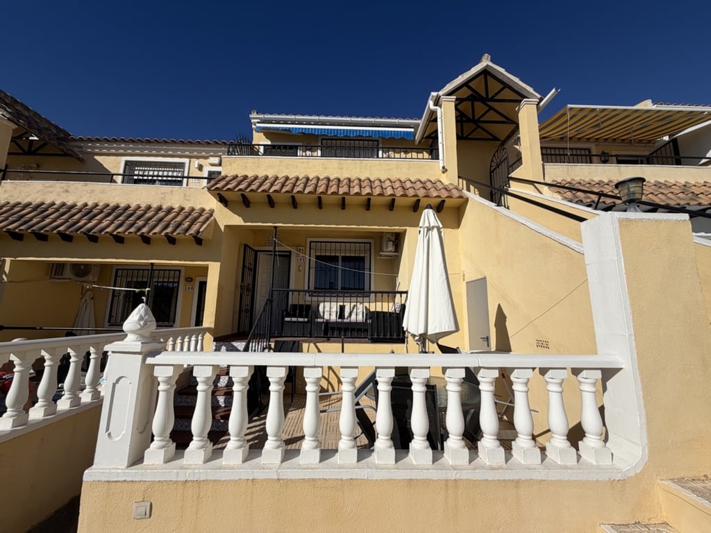 Apartment in Villamartin - Image 2