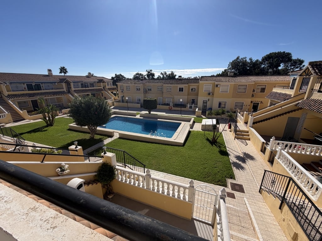 Apartment in Villamartin - Image 3