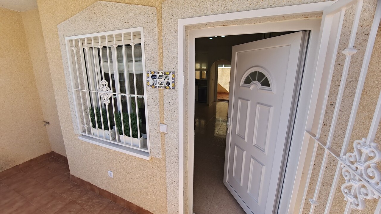House in Villamartin - Image 3