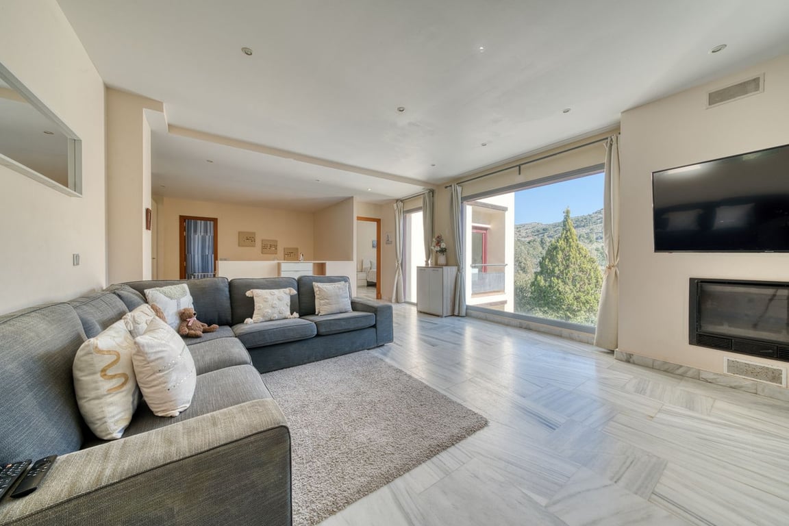 Villa in Benahavis - Image 3