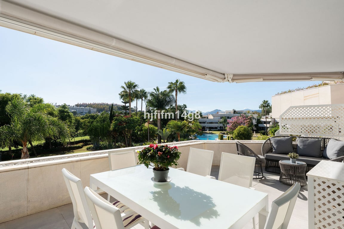 Apartment in Nueva Andalucia