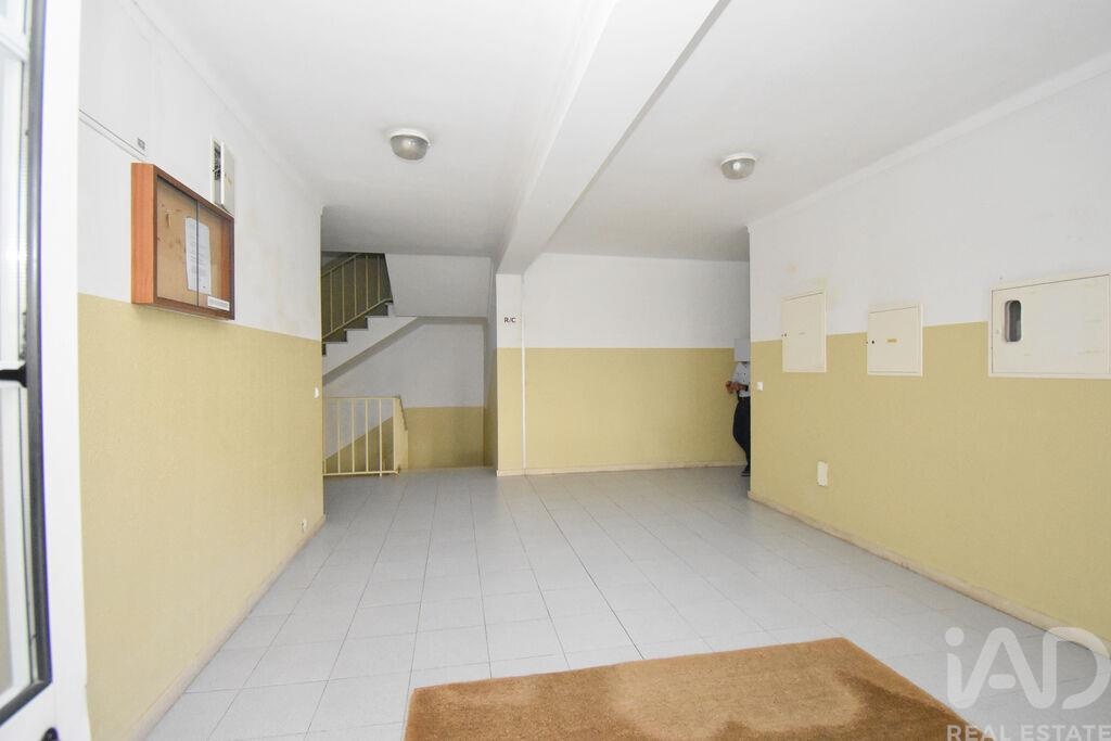 Apartment in Miranda do Corvo - Image 3