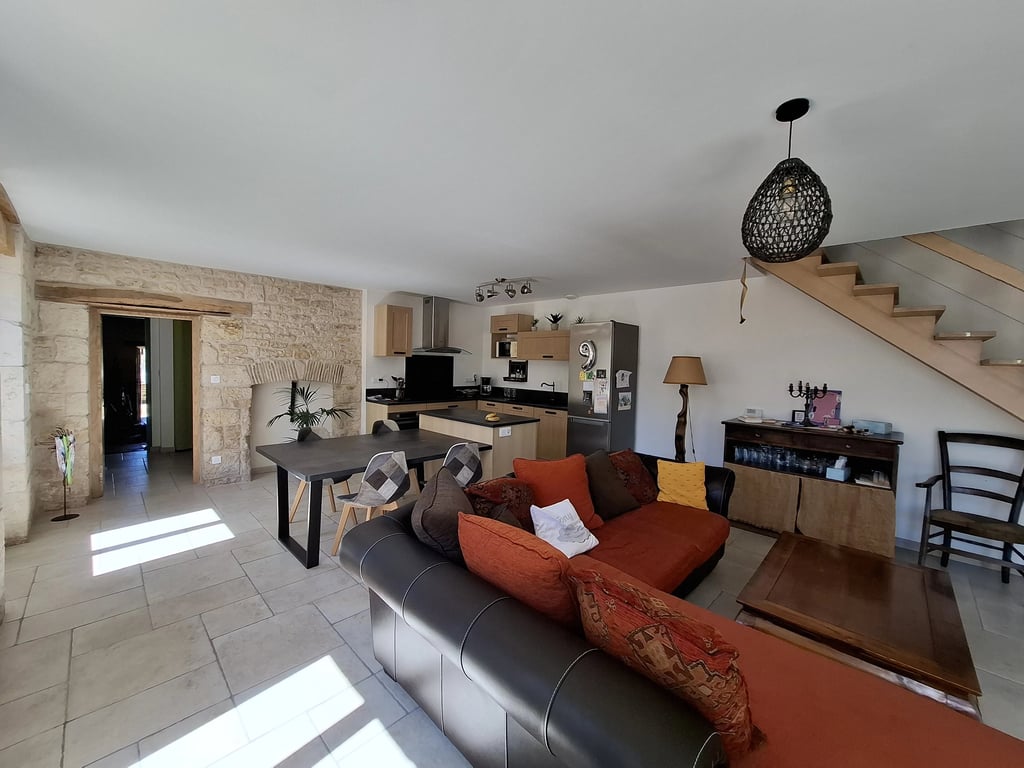 House in Brioux-sur-Boutonne - Image 3