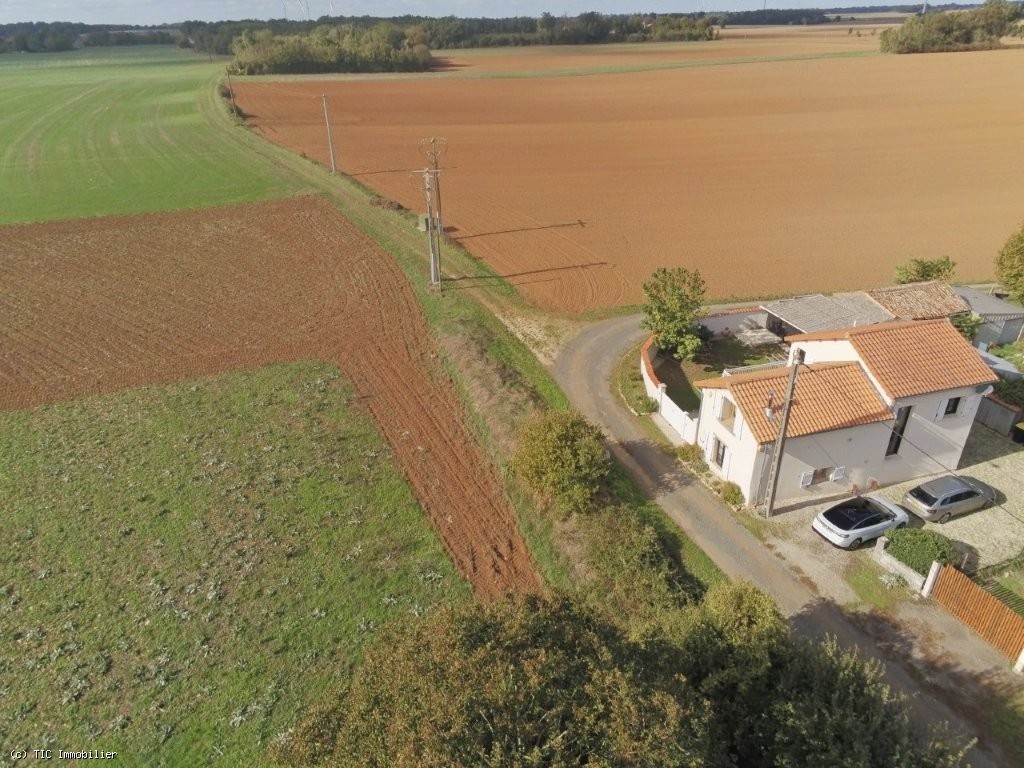 House in Villefagnan - Image 3