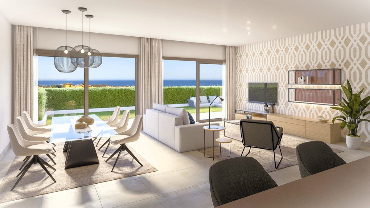 Apartment in Estepona - Image 2