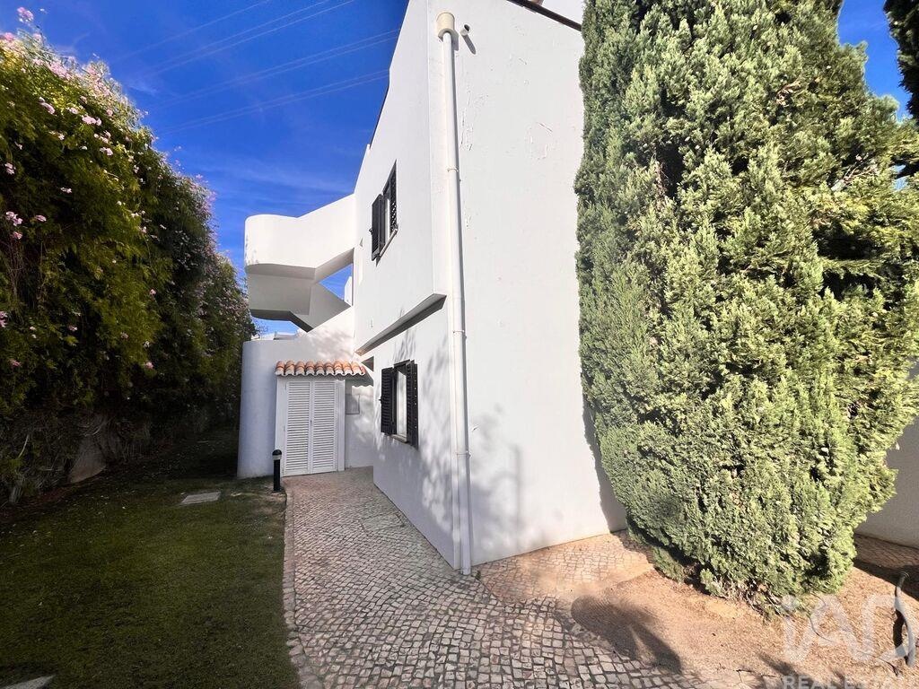 Apartment in Oura - Image 2