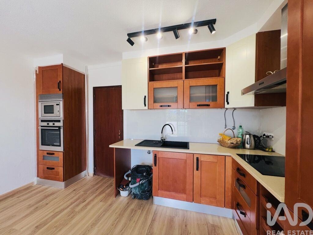 Apartment in Oura - Image 2