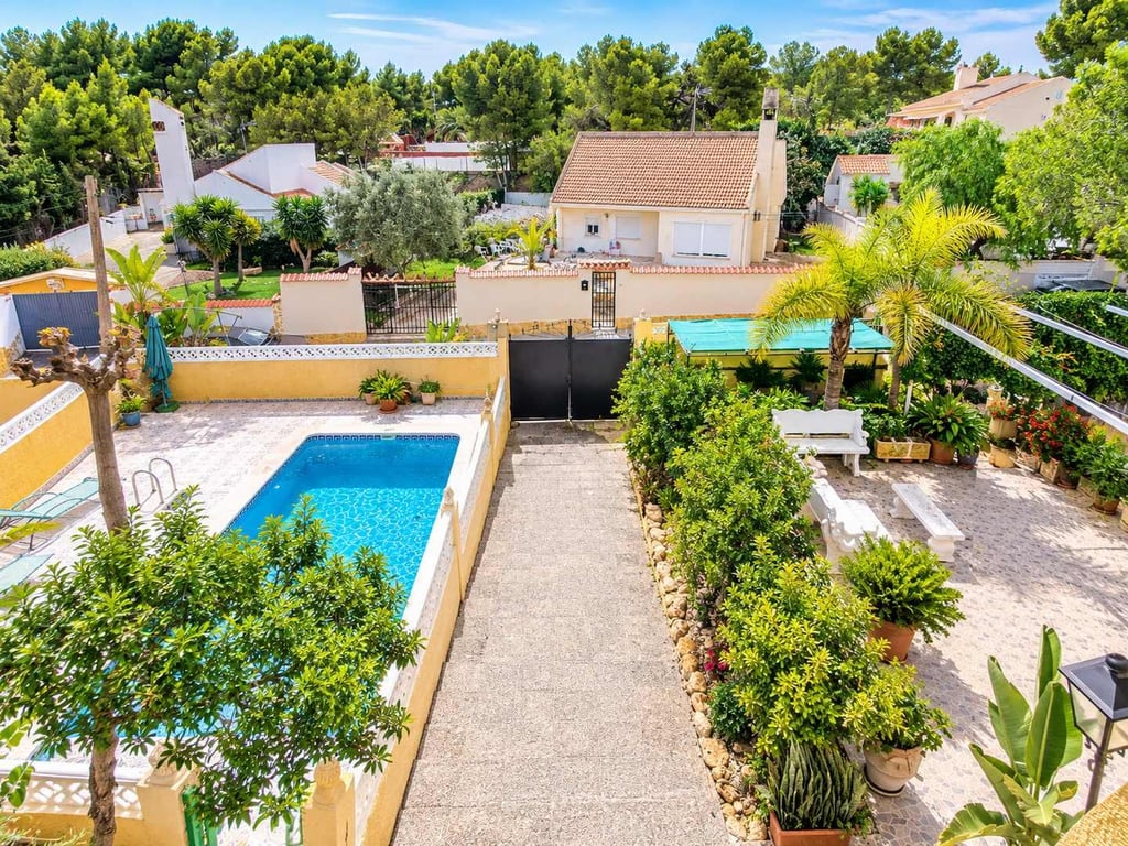 Villa in San Miguel de Salinas - Image 2