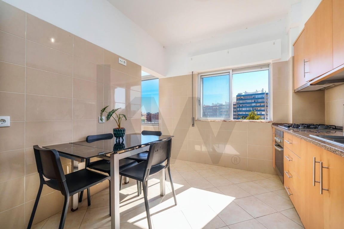 Apartment in Faro - Image 2