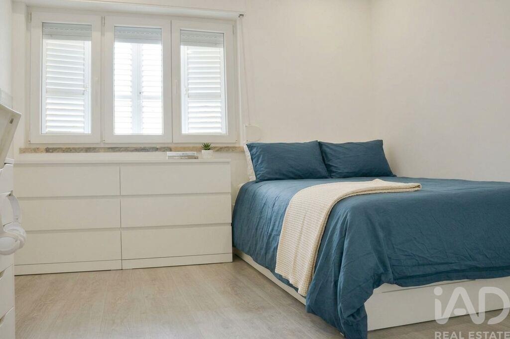 Apartment in Damaia - Image 2