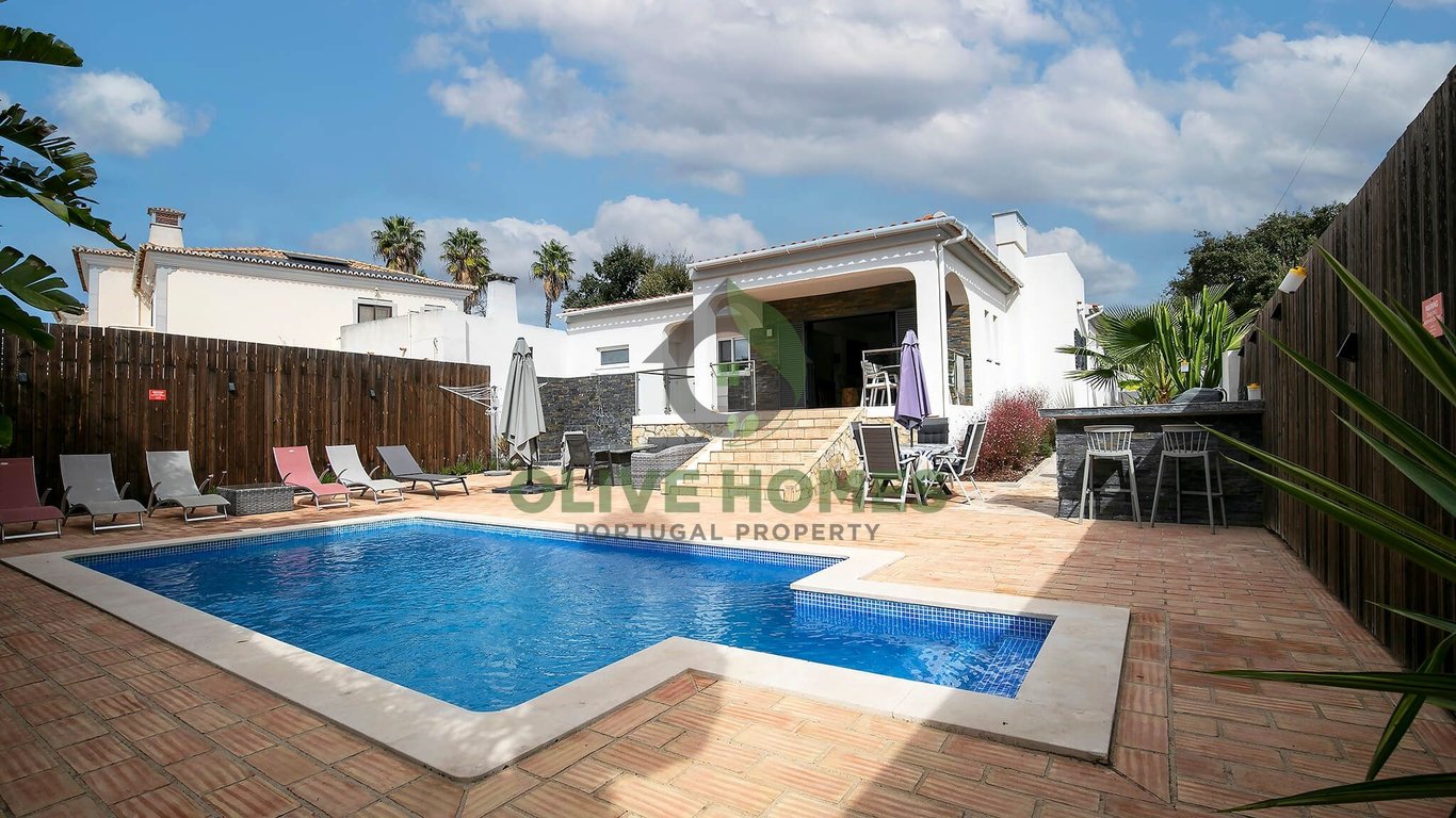 Villa in Almancil - Image 2