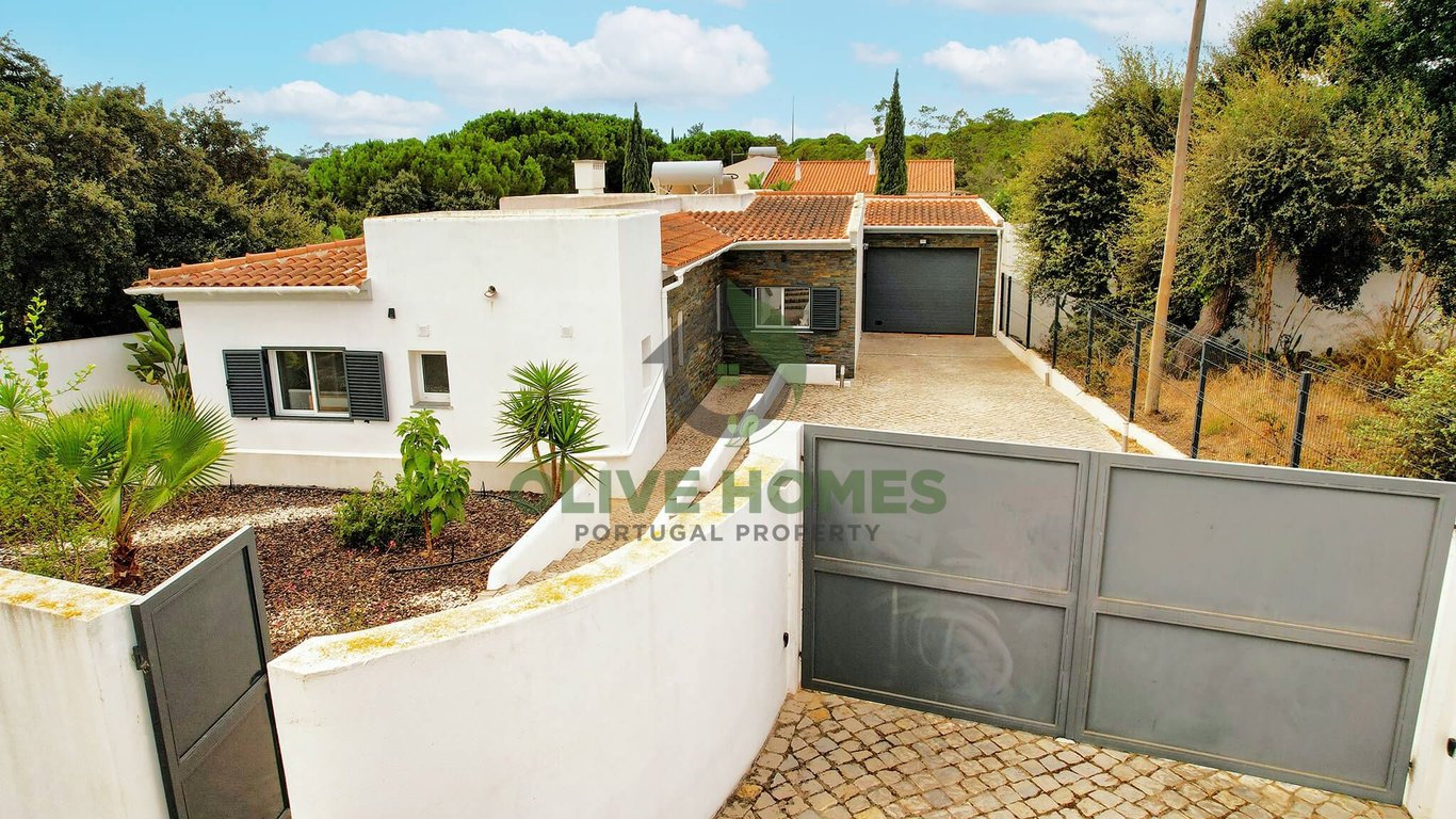 Villa in Almancil - Image 3