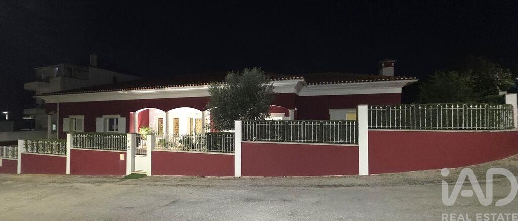 House in Charneca de Caparica - Image 3
