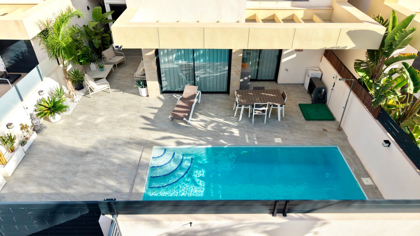 Villa in Los Montesinos - Image 2