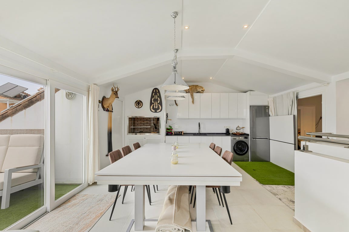 Apartment in Nueva Andalucia - Image 3
